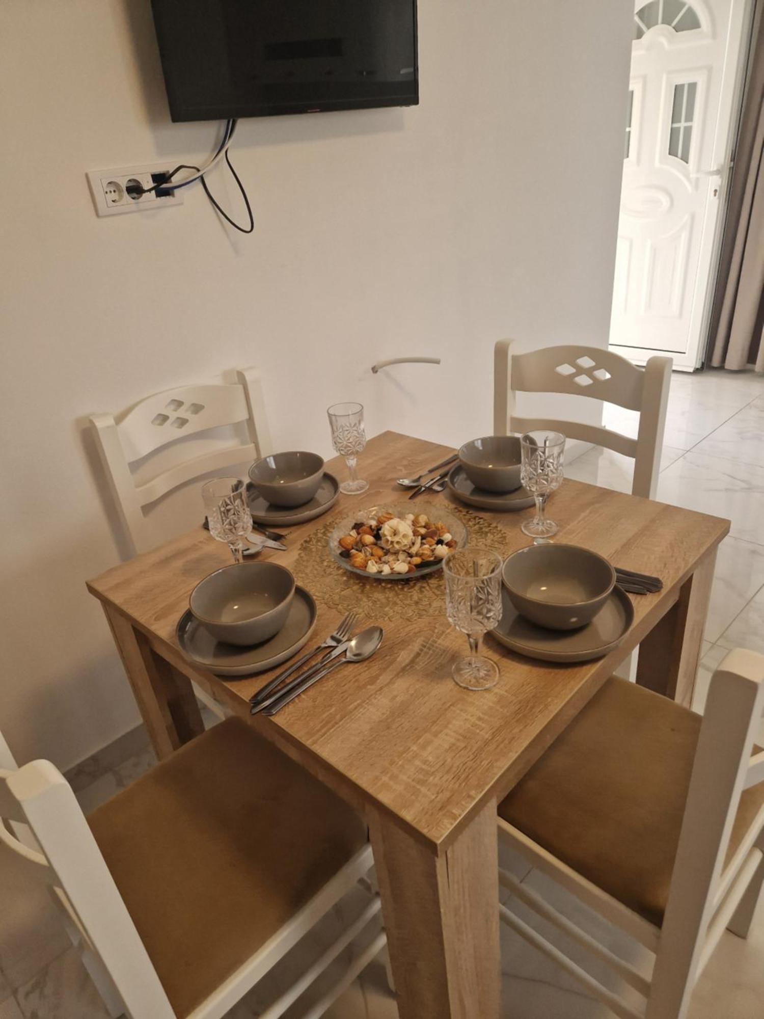 Ivana Apartments Улцинь Екстер'єр фото