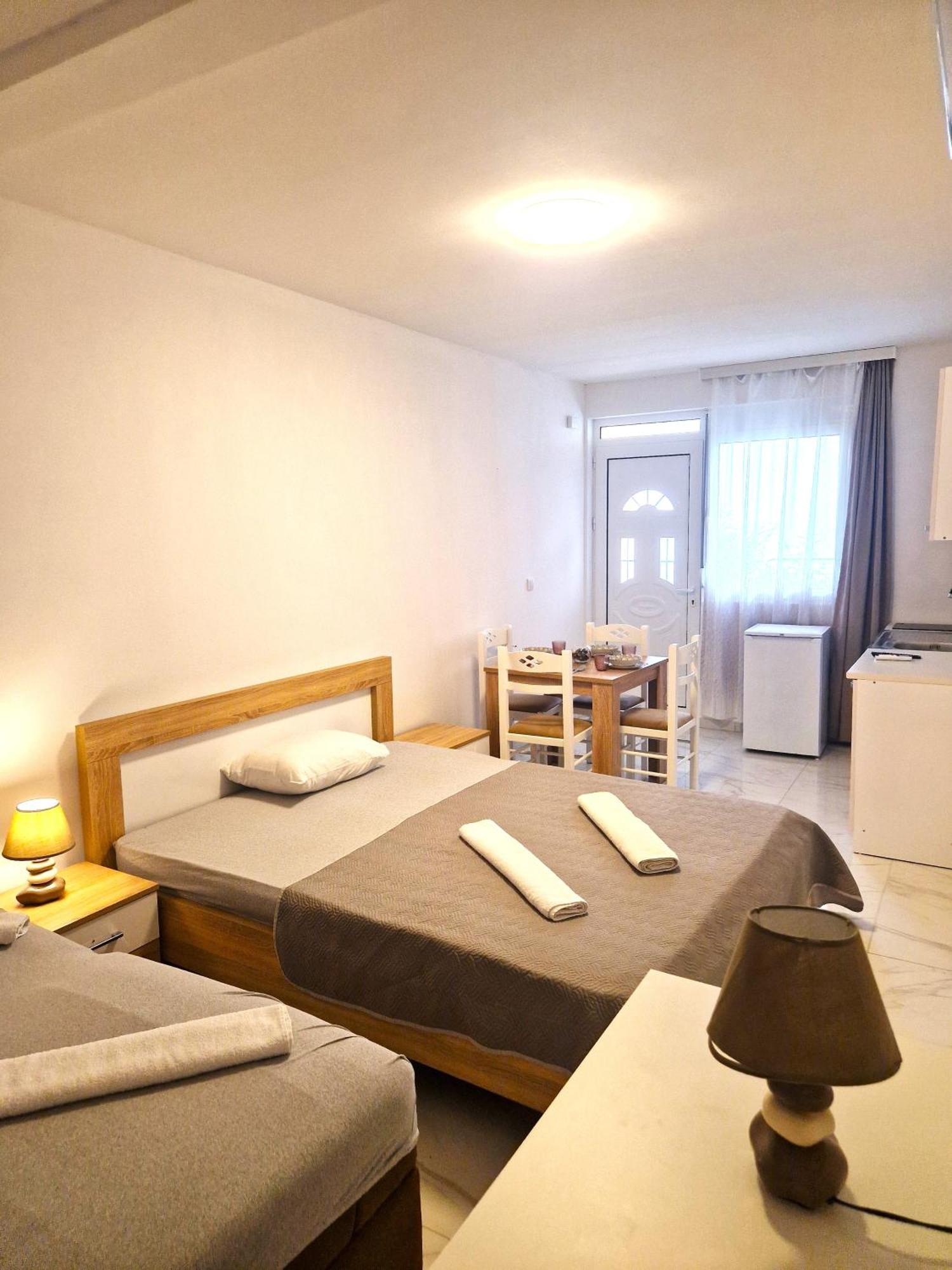 Ivana Apartments Улцинь Екстер'єр фото