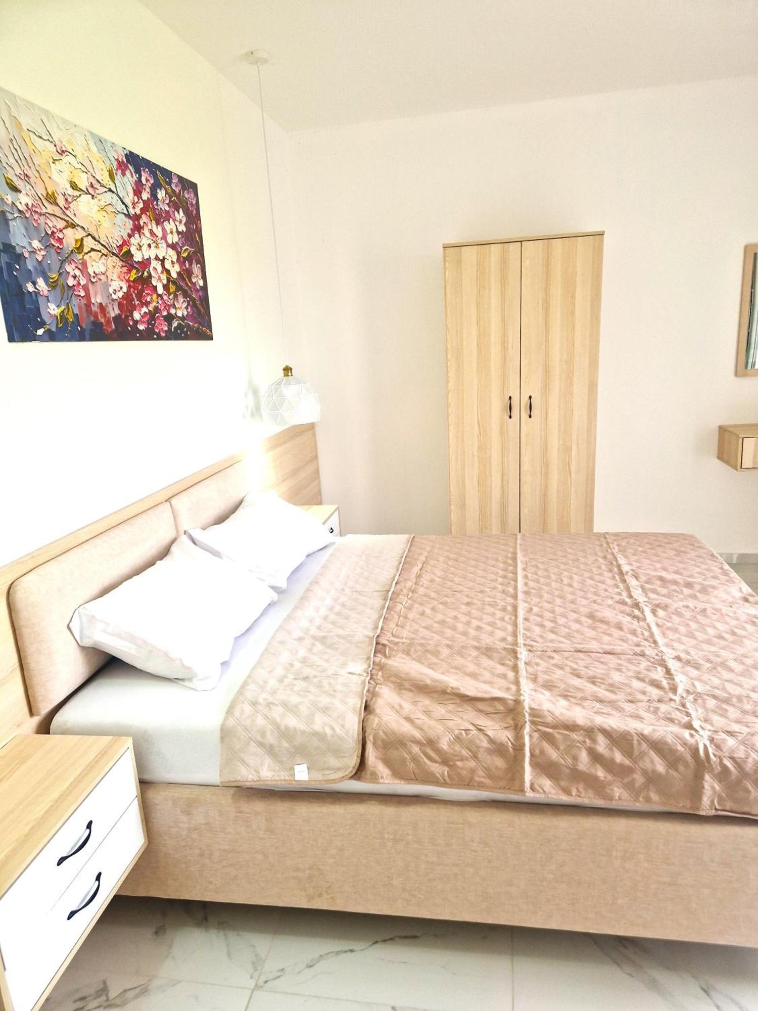Ivana Apartments Улцинь Екстер'єр фото