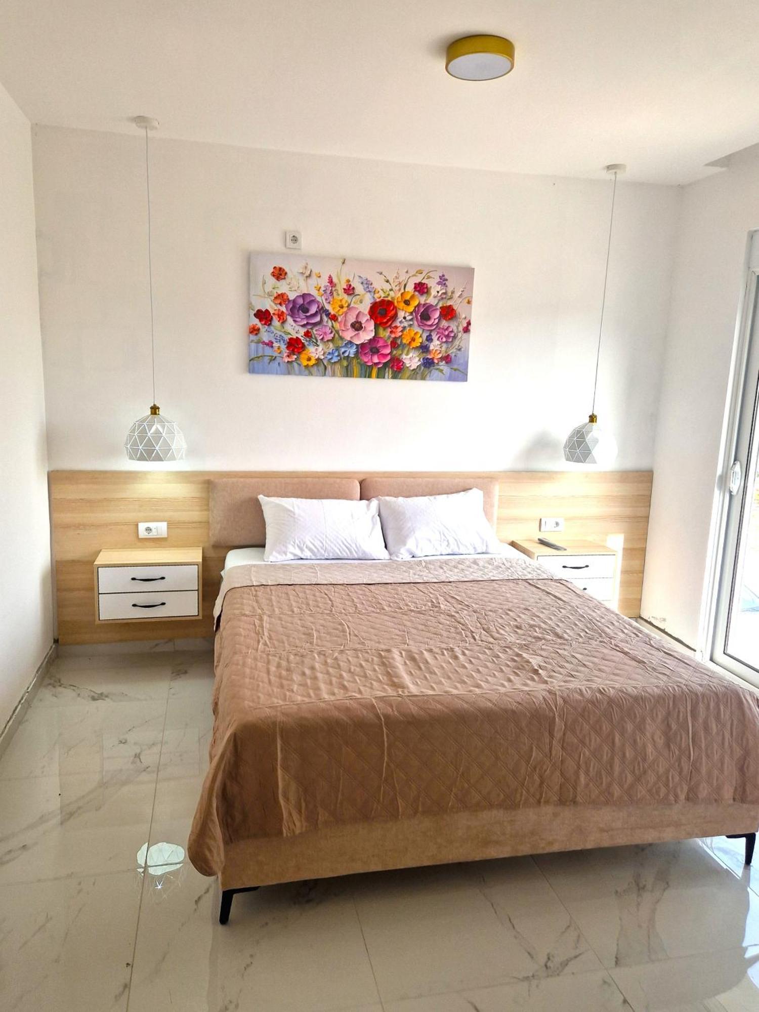 Ivana Apartments Улцинь Екстер'єр фото
