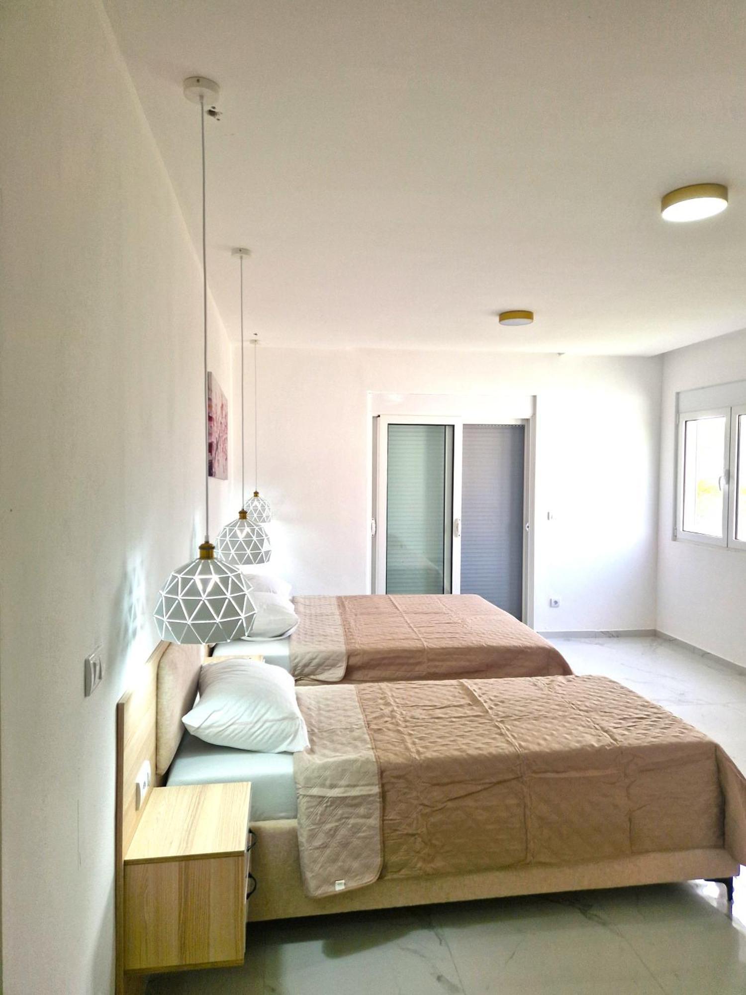 Ivana Apartments Улцинь Екстер'єр фото