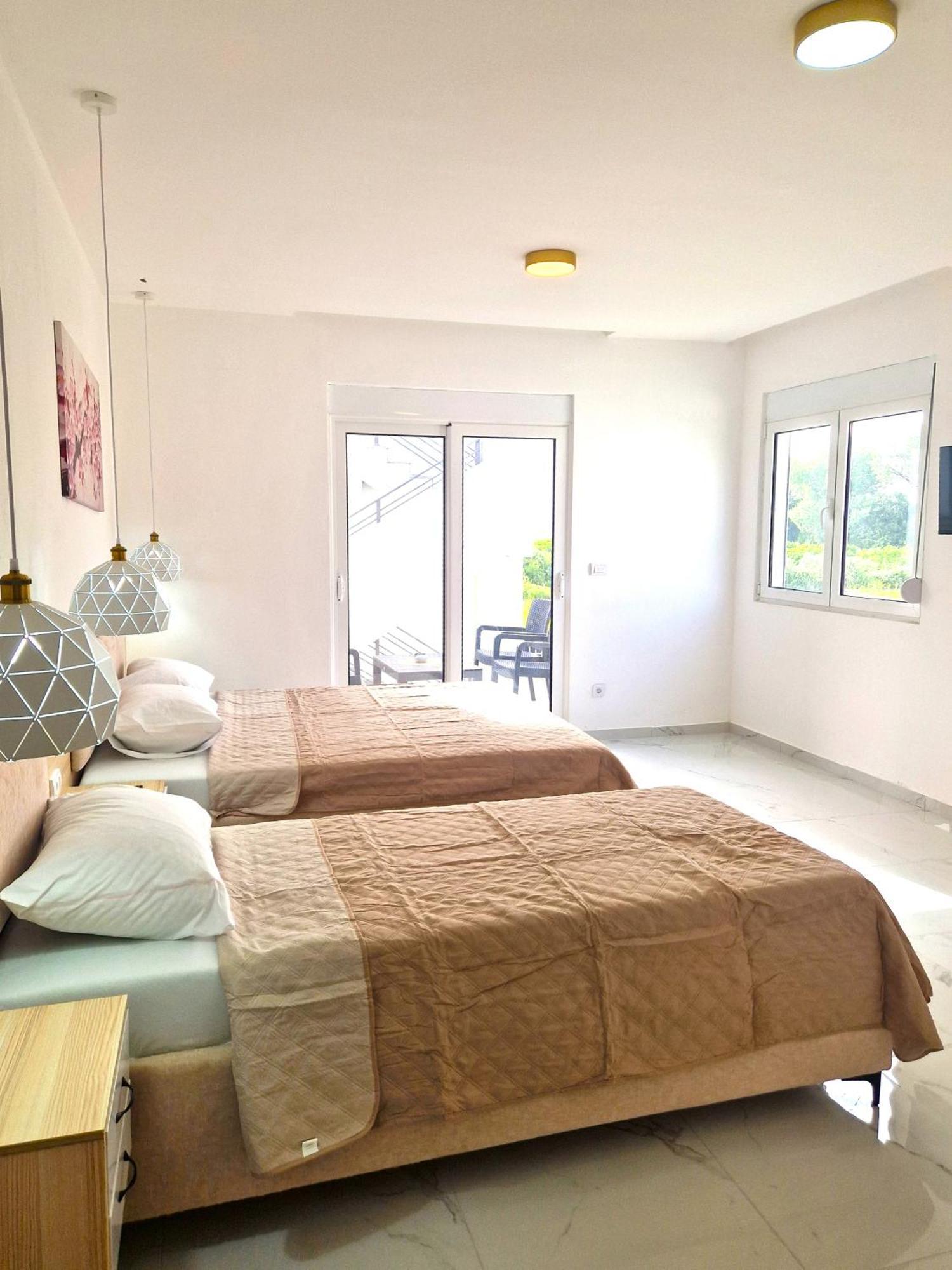 Ivana Apartments Улцинь Екстер'єр фото