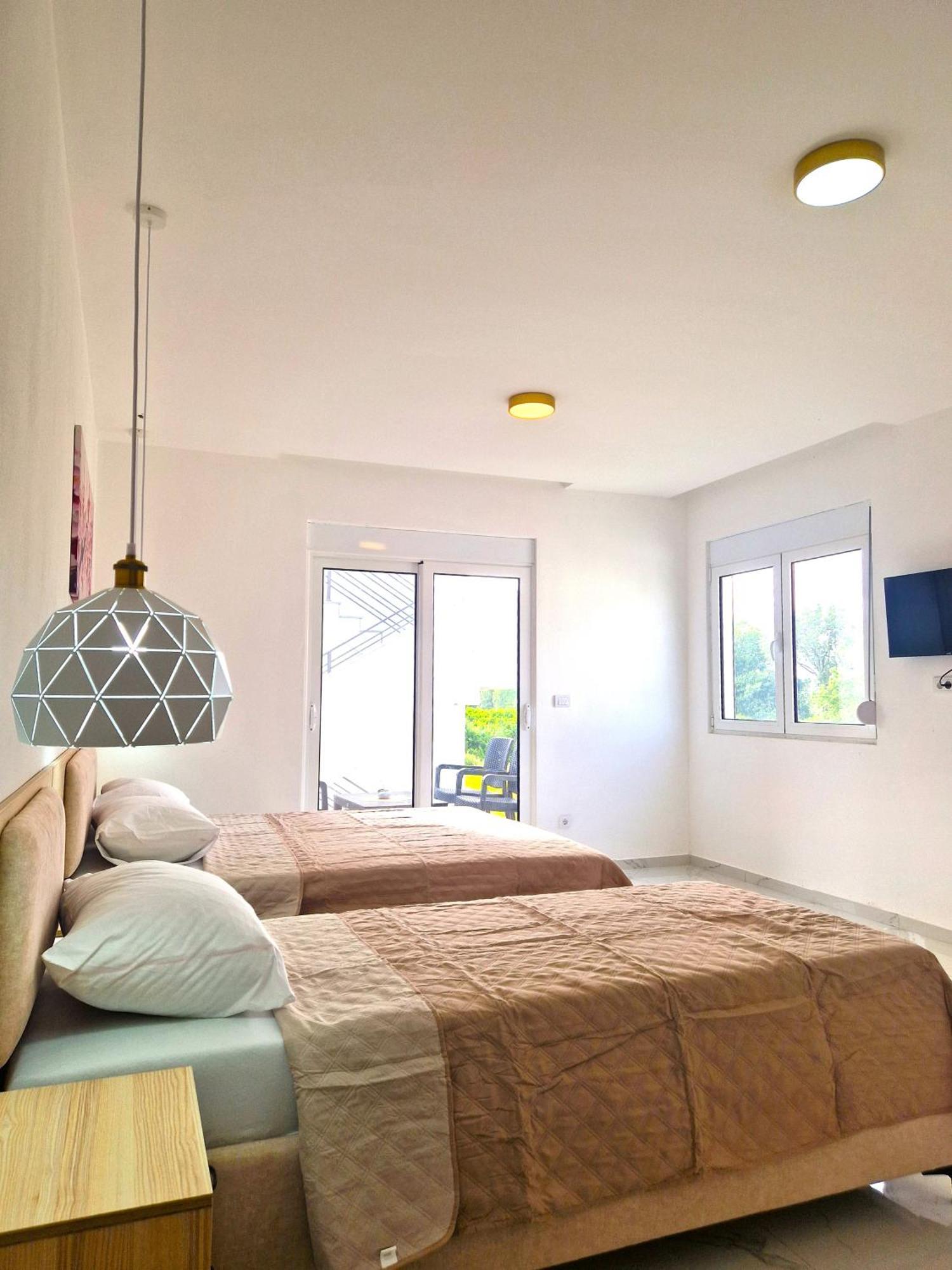 Ivana Apartments Улцинь Екстер'єр фото