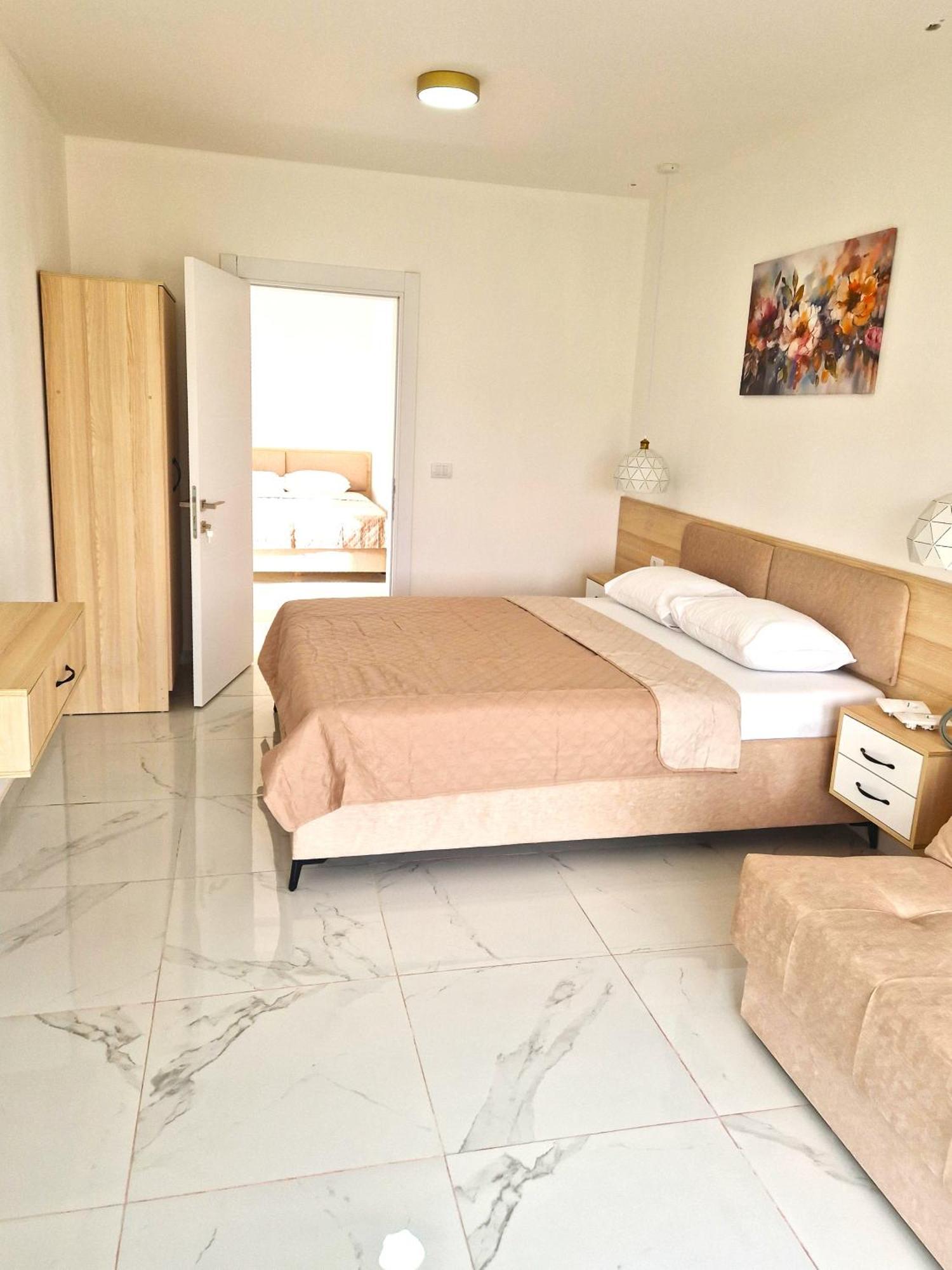 Ivana Apartments Улцинь Екстер'єр фото