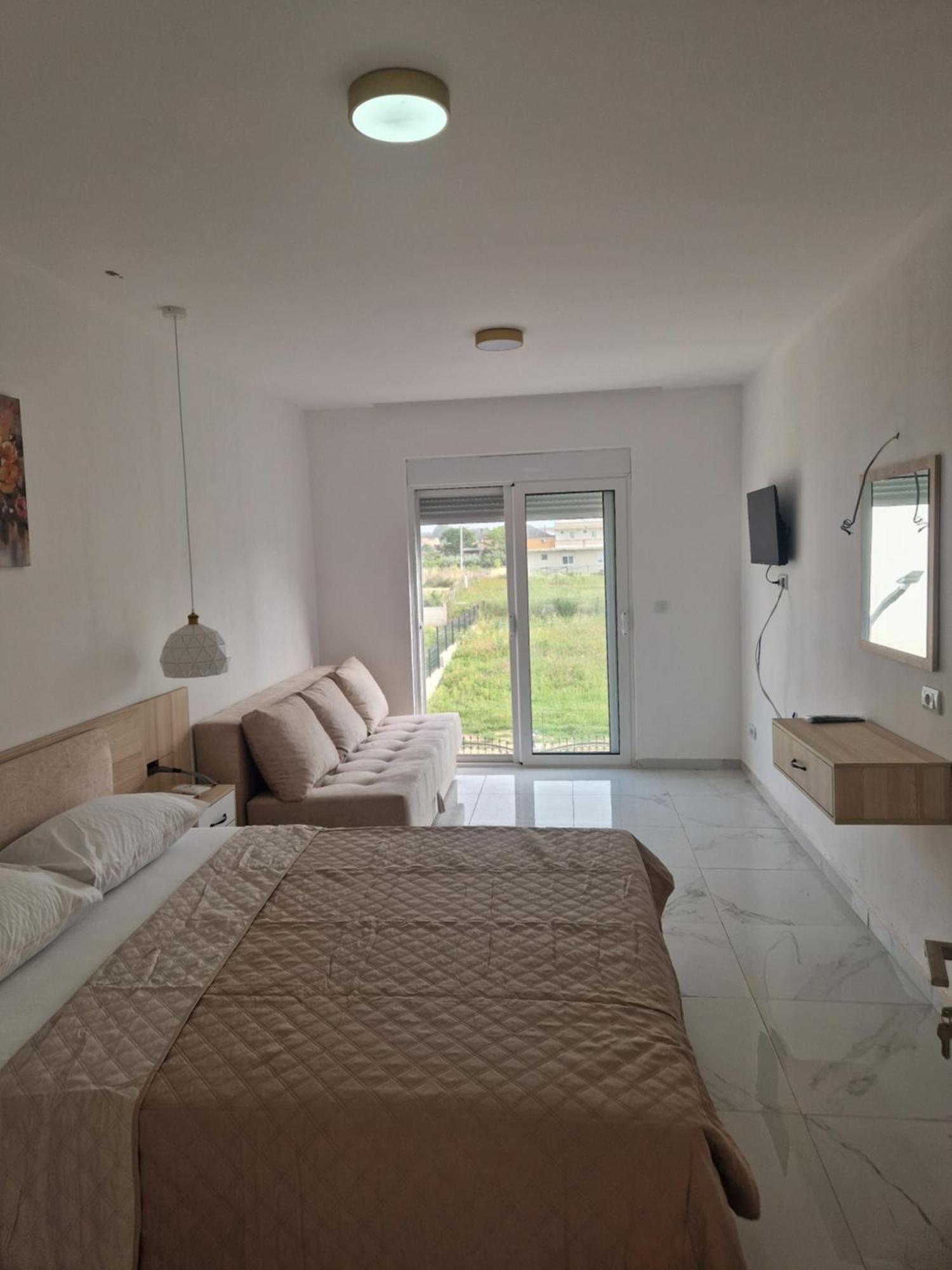 Ivana Apartments Улцинь Екстер'єр фото
