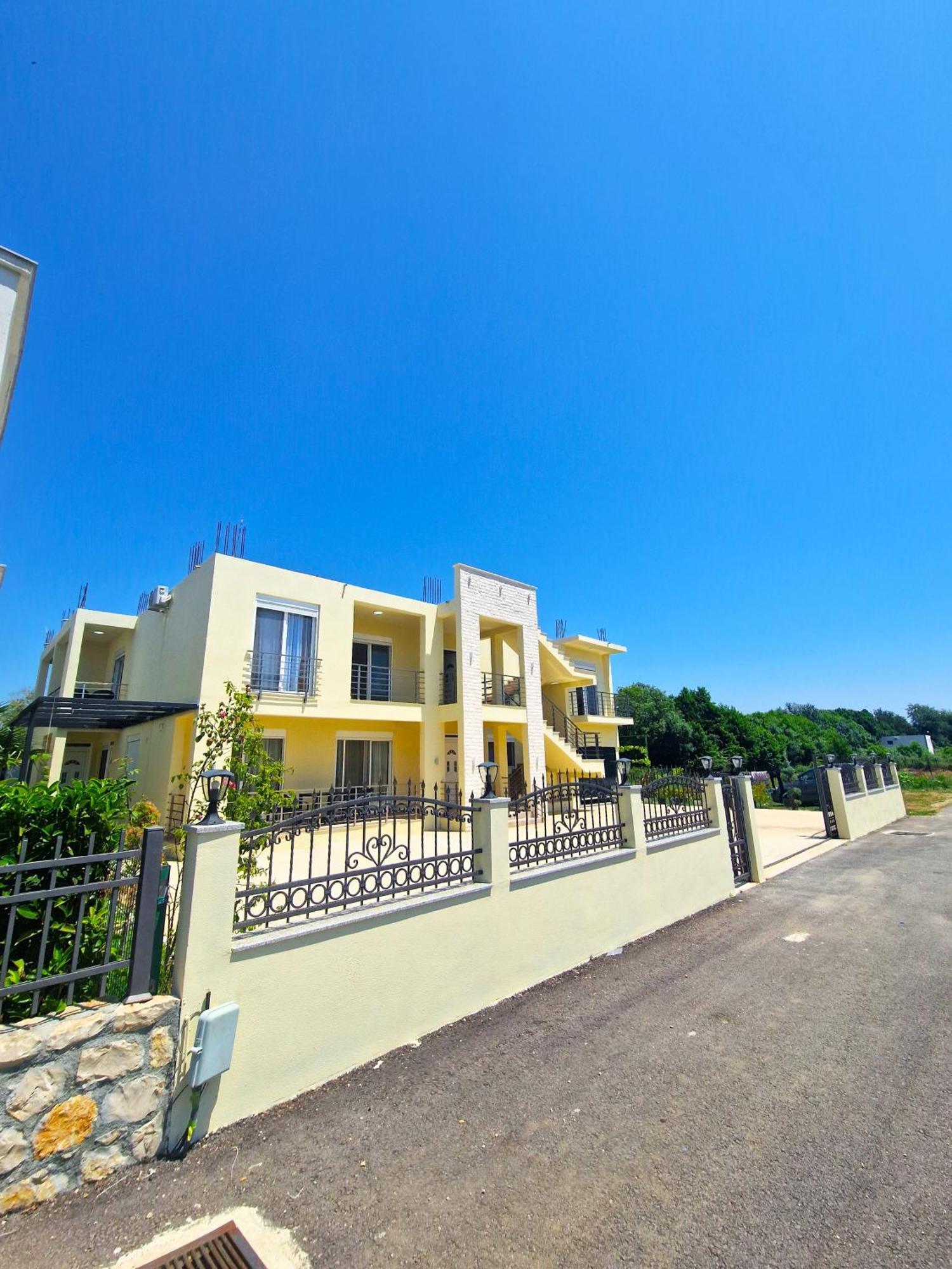Ivana Apartments Улцинь Екстер'єр фото