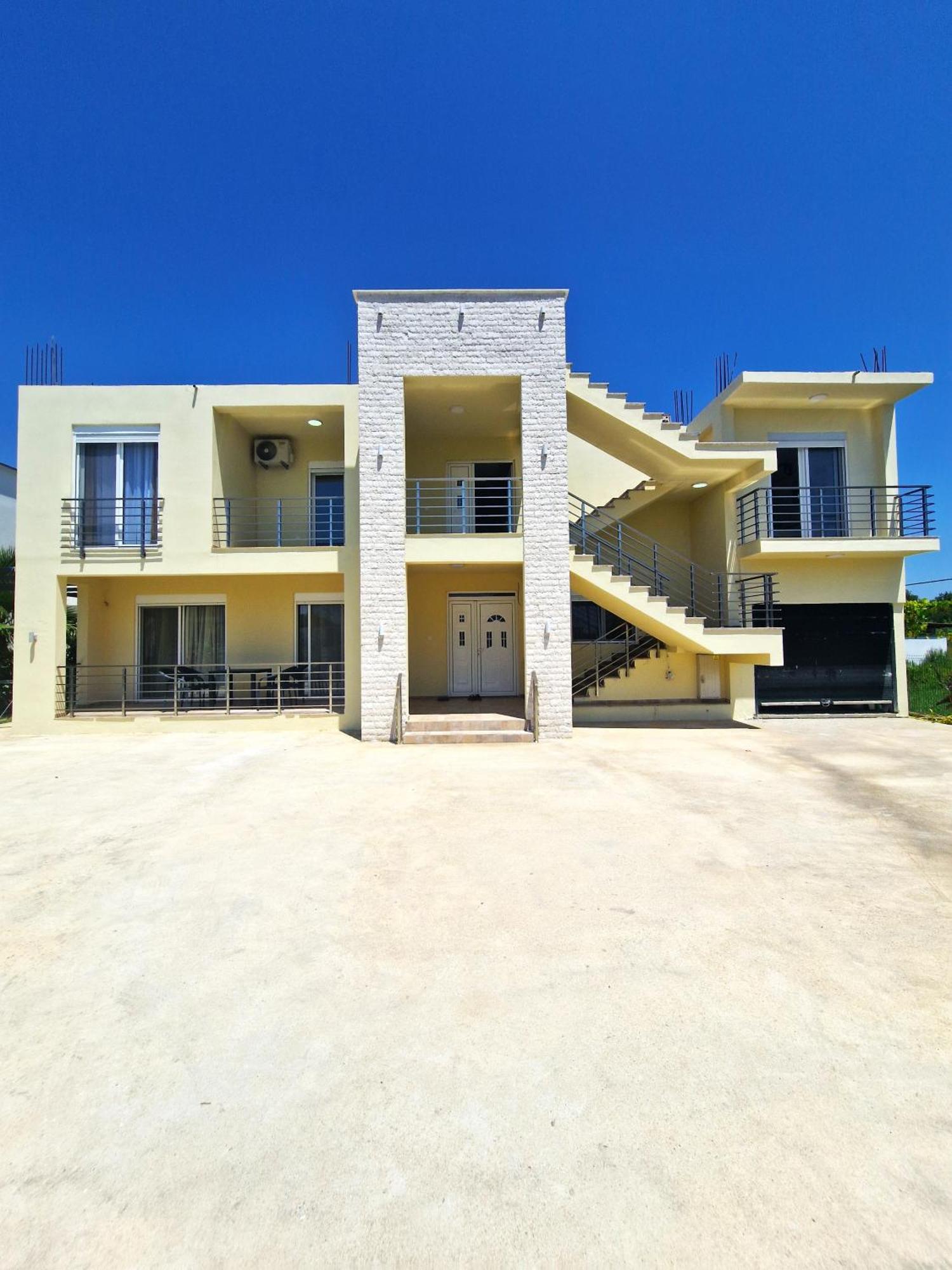 Ivana Apartments Улцинь Екстер'єр фото